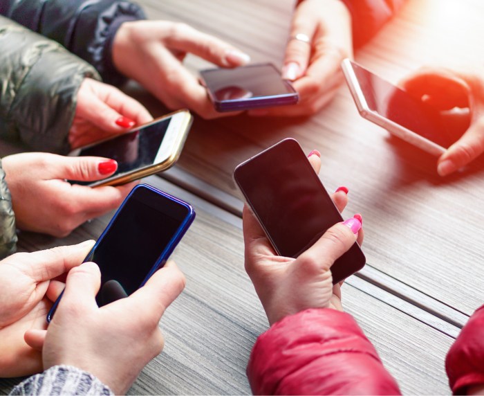 Addiction smartphone usage parents their children