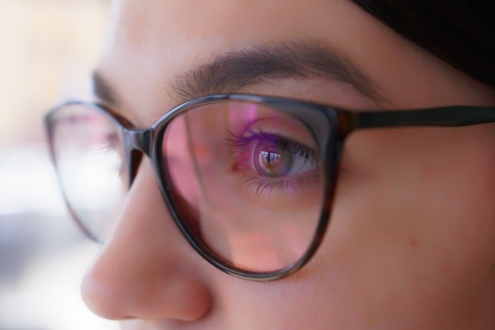 Apakah augmented reality dan virtual reality aman untuk kesehatan mata jangka panjang?