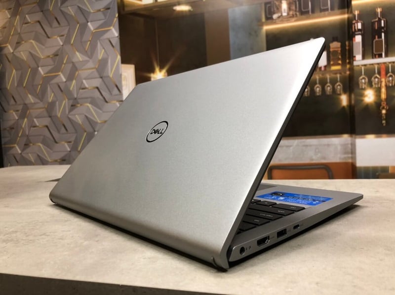 Laptop terbaik untuk pekerja kantoran budget 5 jutaan