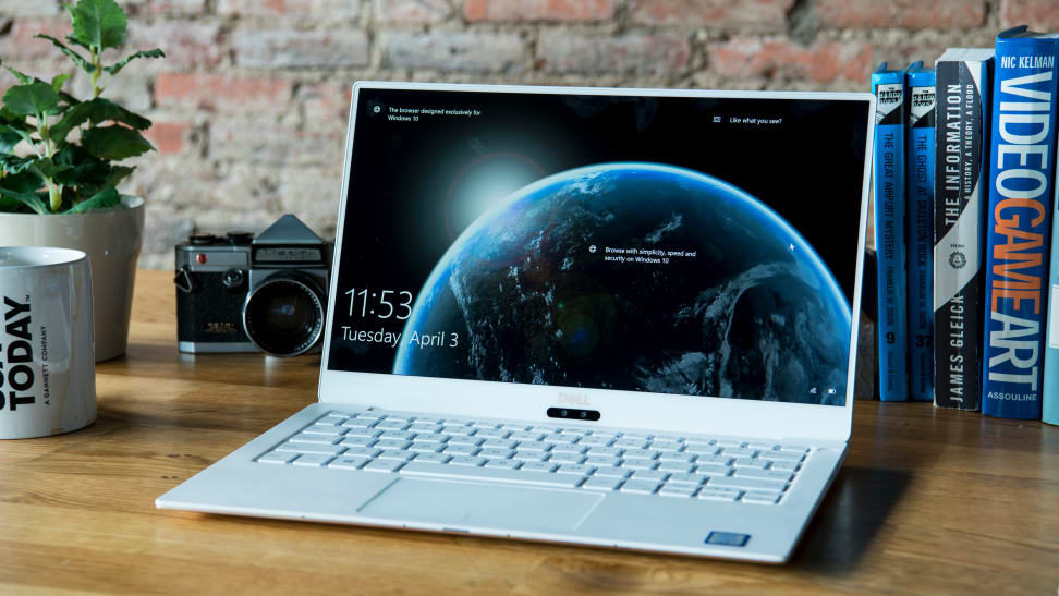 Laptop dengan baterai awet untuk penggunaan seharian di kantor