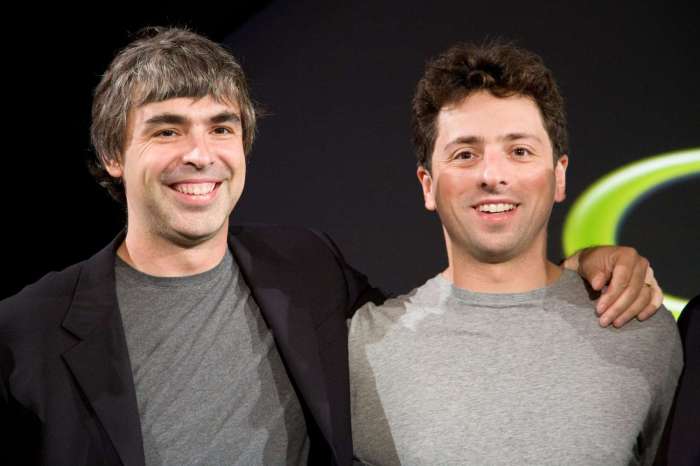 Peran Larry Page dan Sergey Brin dalam membangun mesin pencari Google dari nol.